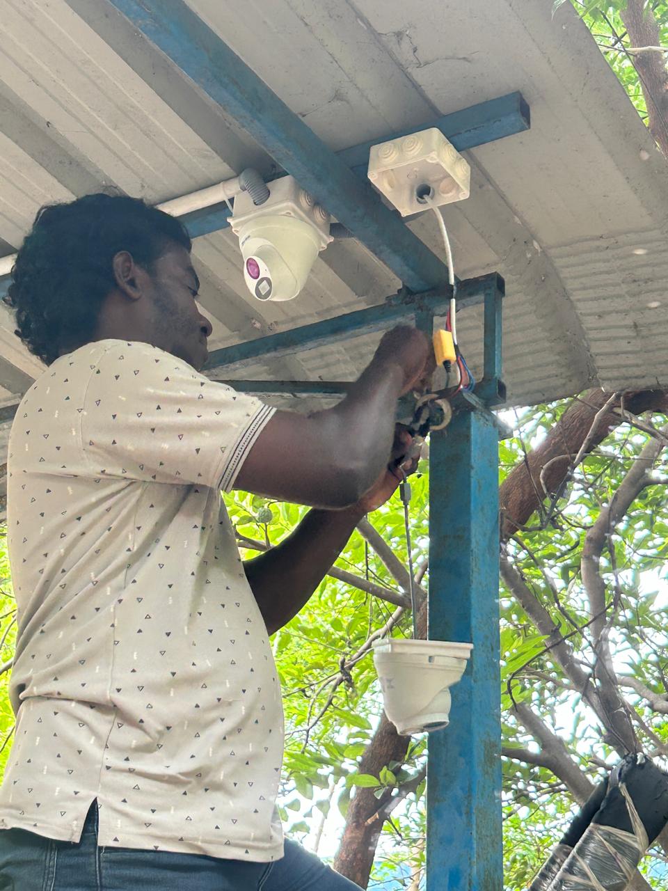 Security camera setup for commercial property in Guduvancheri
